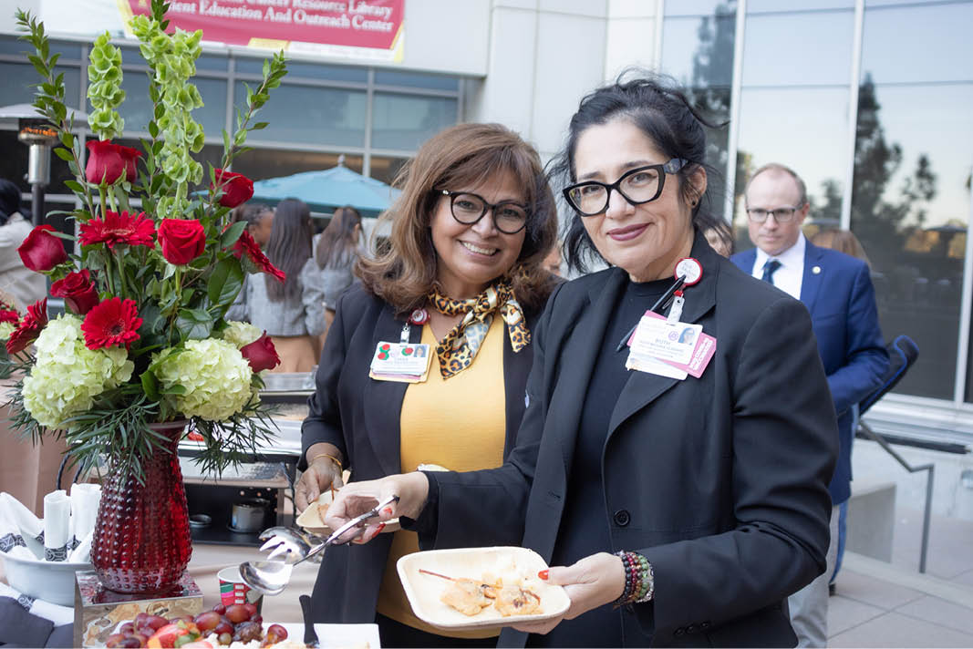 Pasadena Rose Court visits USC Norris Comprehensive Cancer Center and Hospital - Keck Medicine of USC.