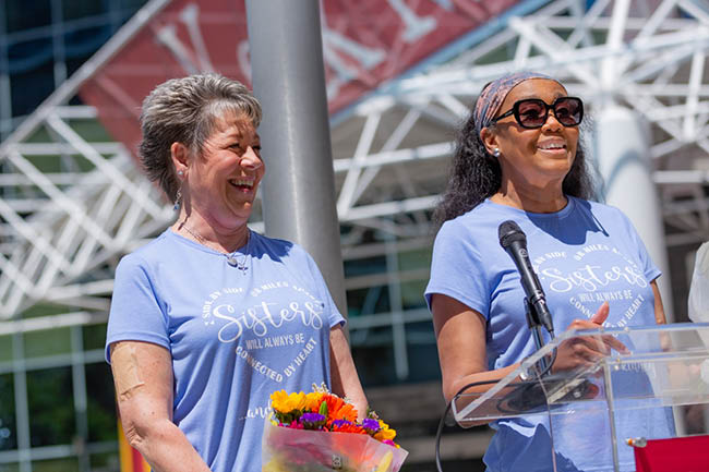 As part of a program commemorating National Donate Life Month, the USC Transplant Institute hosted a flag-raising ceremony on Tuesday, April 17 in front of Keck Hospital of USC. The event aimed to recognize and celebrate eye, organ, and tissue donors, recipients, and the physicians who make these donations possible - Keck Medicine of USC