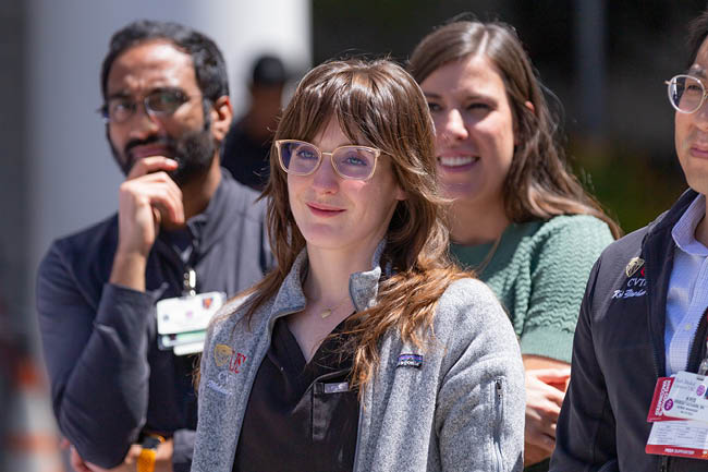 As part of a program commemorating National Donate Life Month, the USC Transplant Institute hosted a flag-raising ceremony on Tuesday, April 17 in front of Keck Hospital of USC. The event aimed to recognize and celebrate eye, organ, and tissue donors, recipients, and the physicians who make these donations possible - Keck Medicine of USC