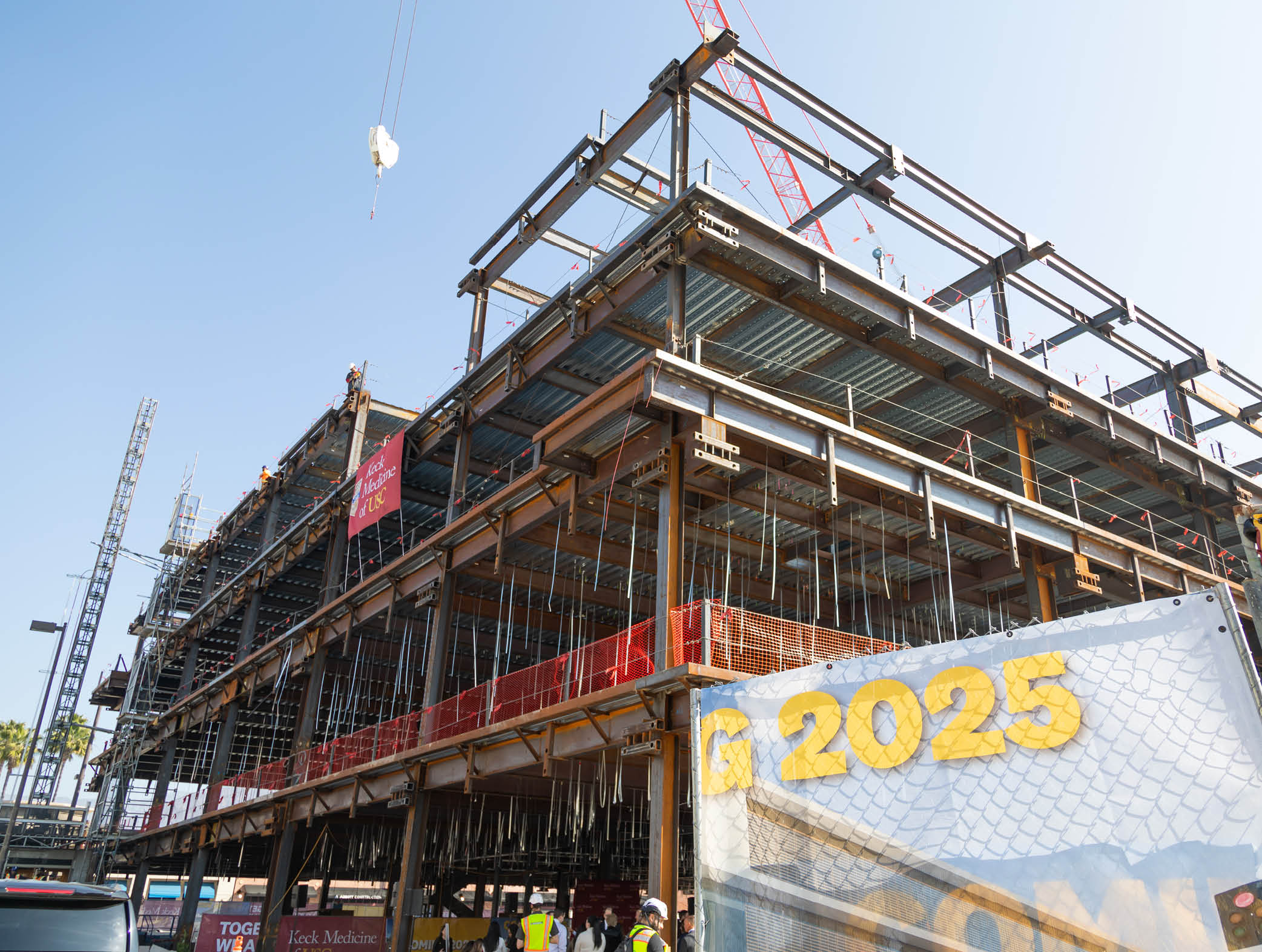  Pasadena MOB Last Beam Installation Ceremony - Keck Medicine of USC