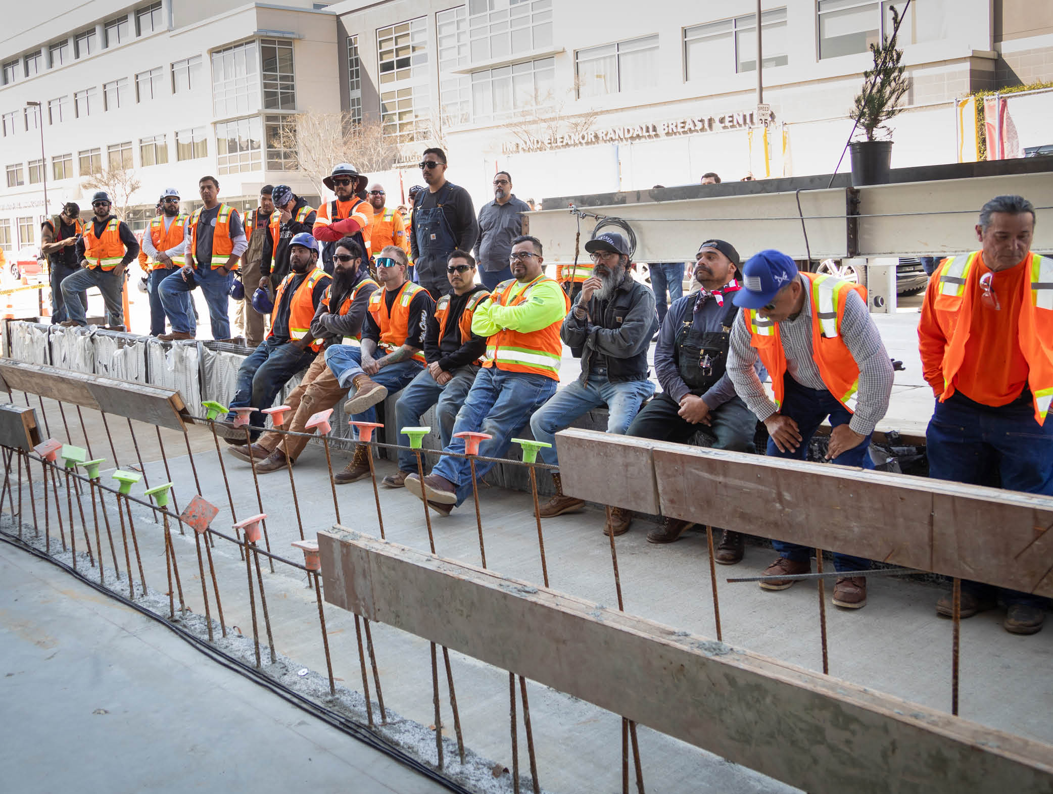  Pasadena MOB Last Beam Installation Ceremony - Keck Medicine of USC