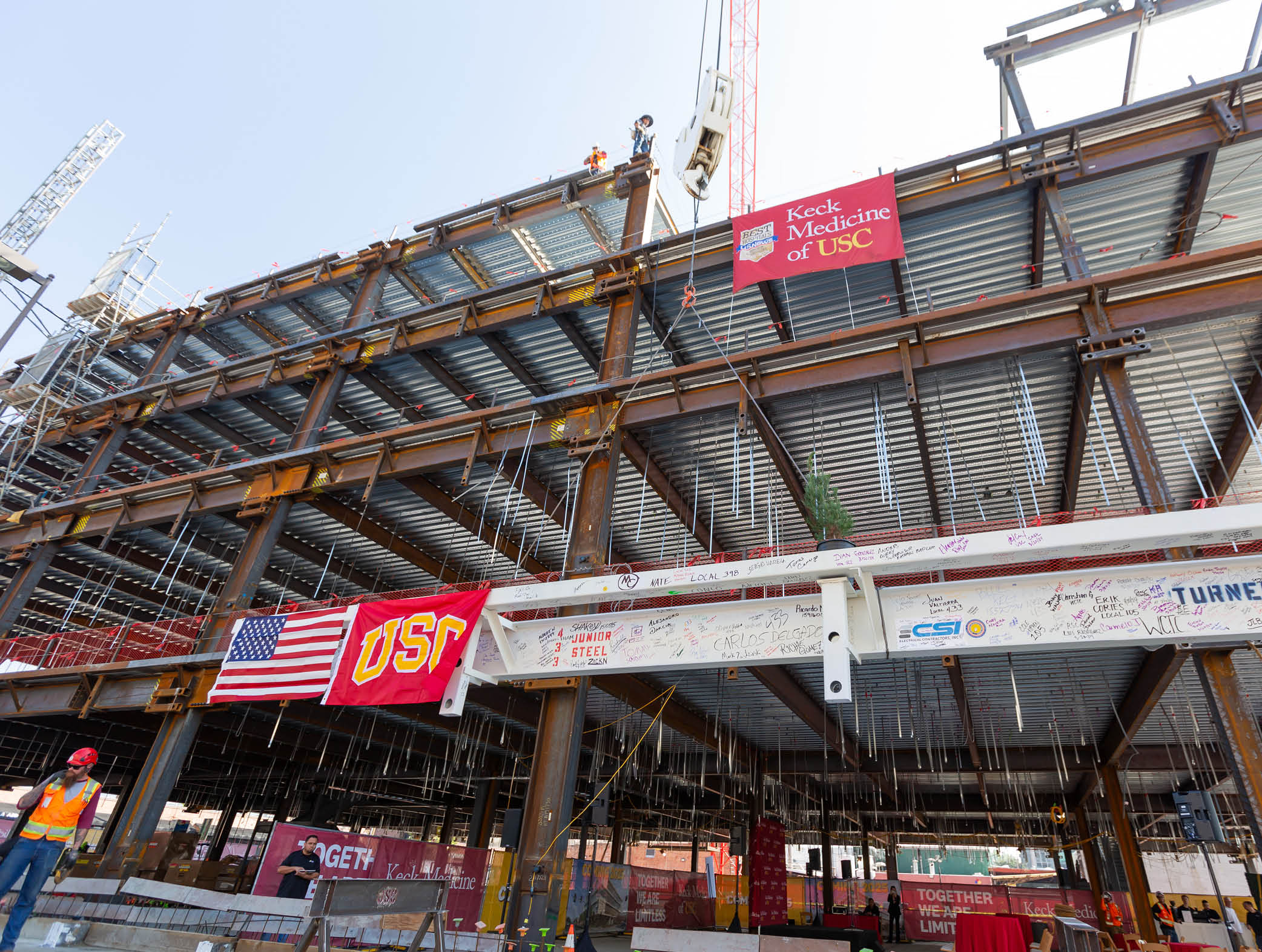  Pasadena MOB Last Beam Installation Ceremony - Keck Medicine of USC