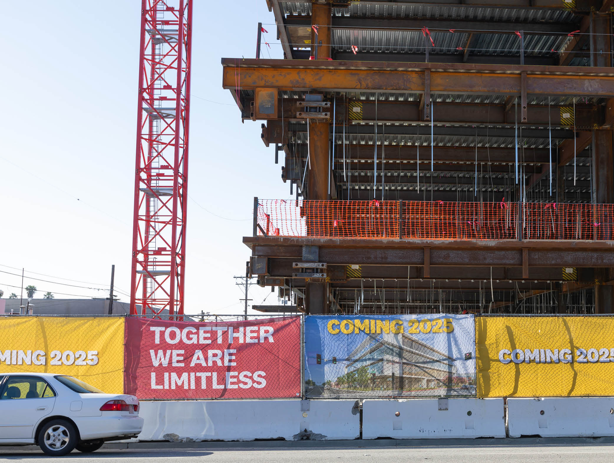 Pasadena MOB Last Beam Installation Ceremony - Keck Medicine of USC
