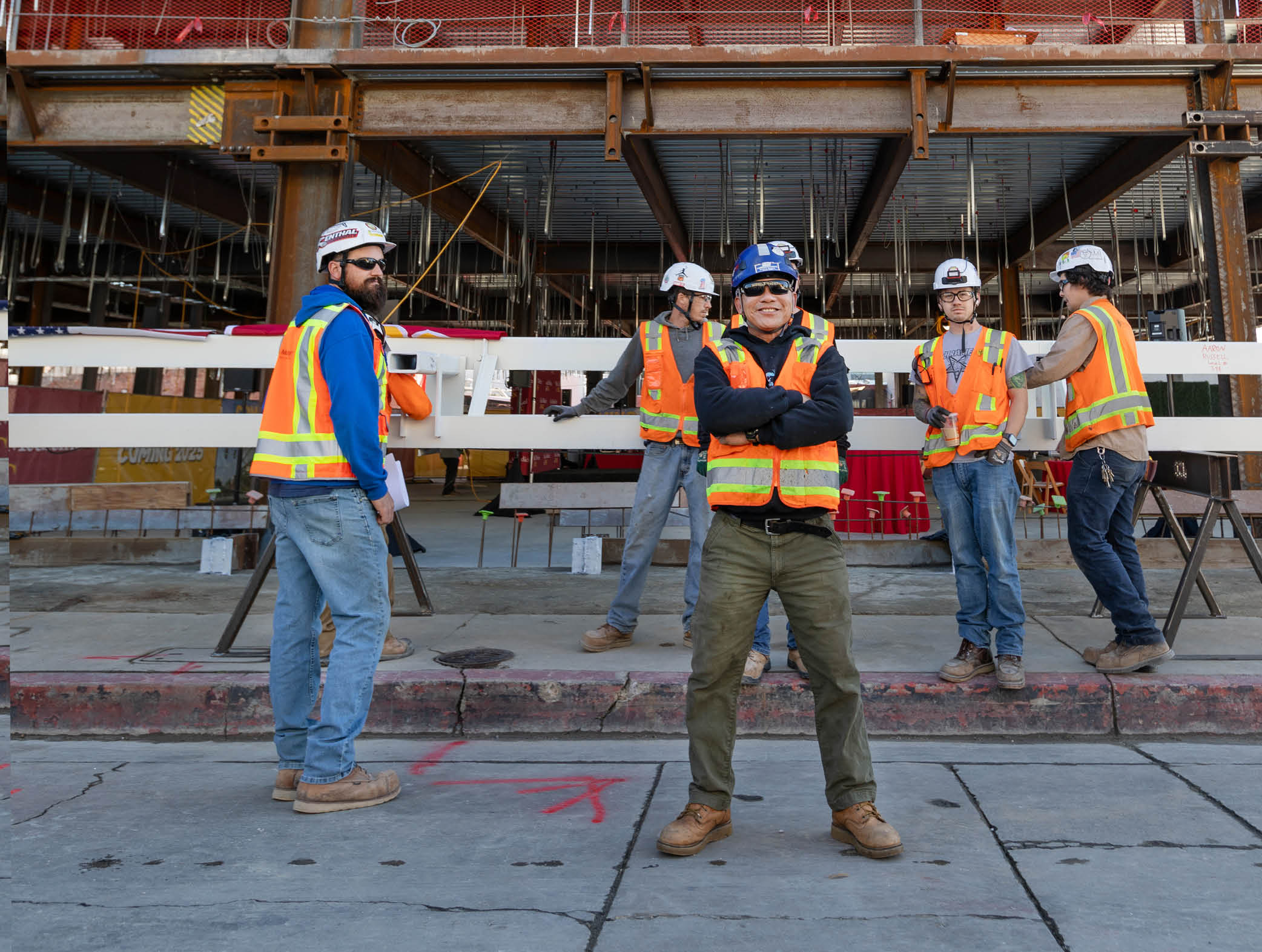 Pasadena MOB Last Beam Installation Ceremony - Keck Medicine of USC