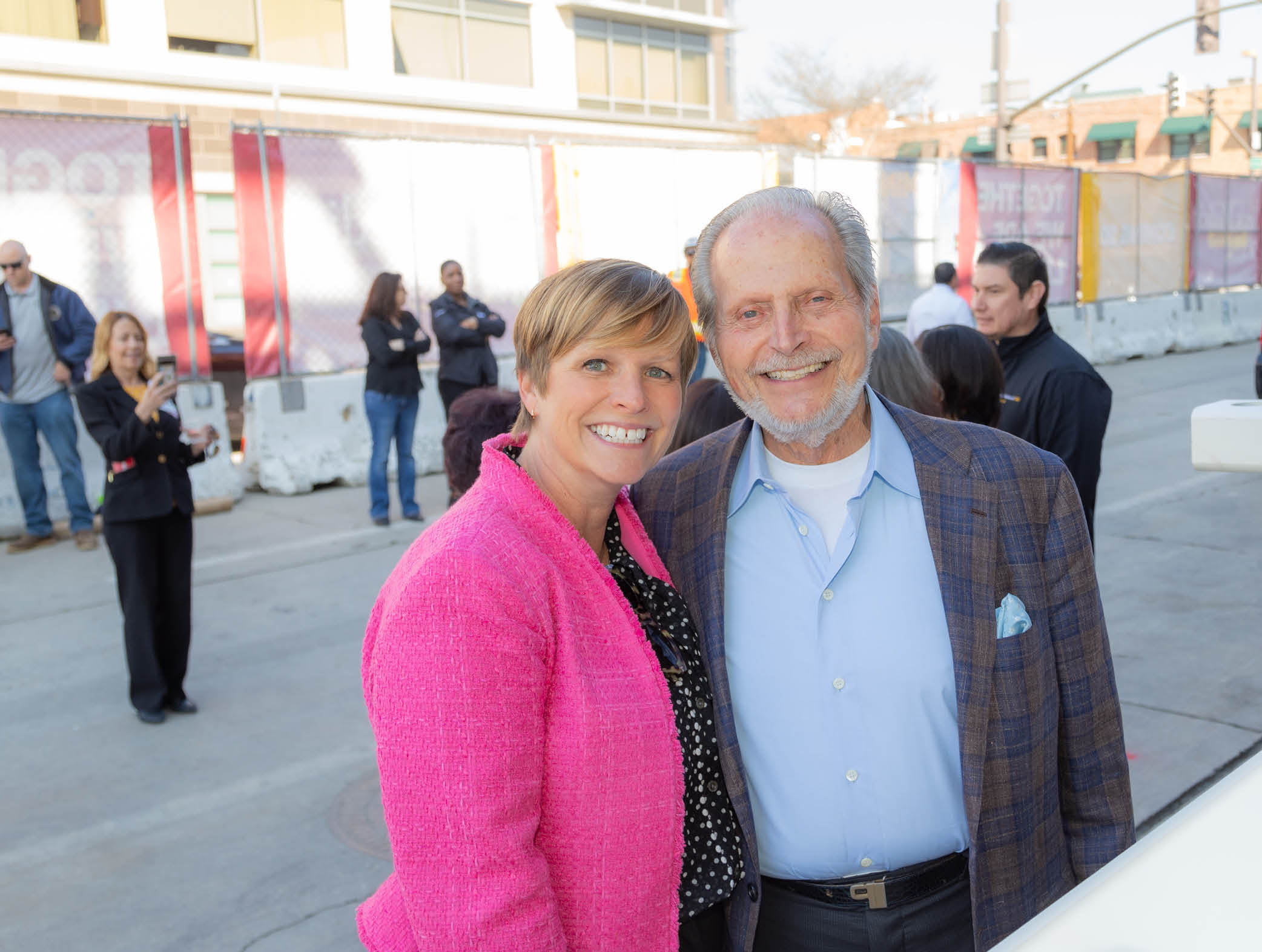 Pasadena MOB Last Beam Installation Ceremony - Keck Medicine of USC