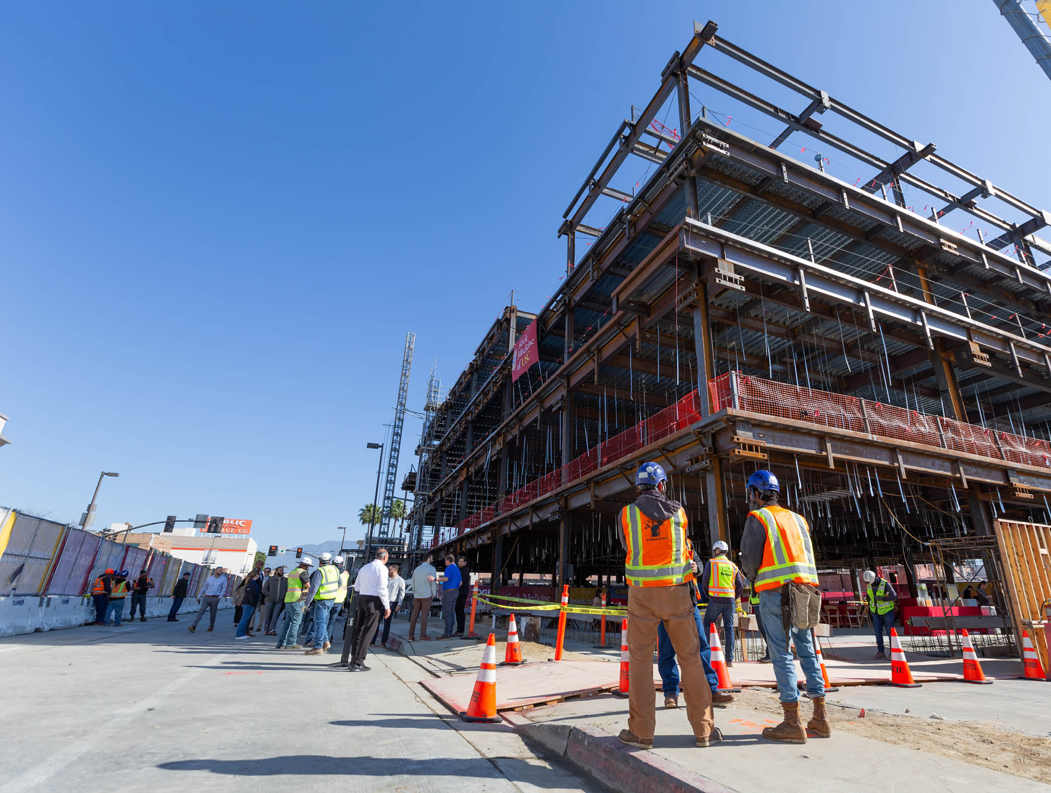 Pasadena MOB Last Beam Installation Ceremony - Keck Medicine of USC