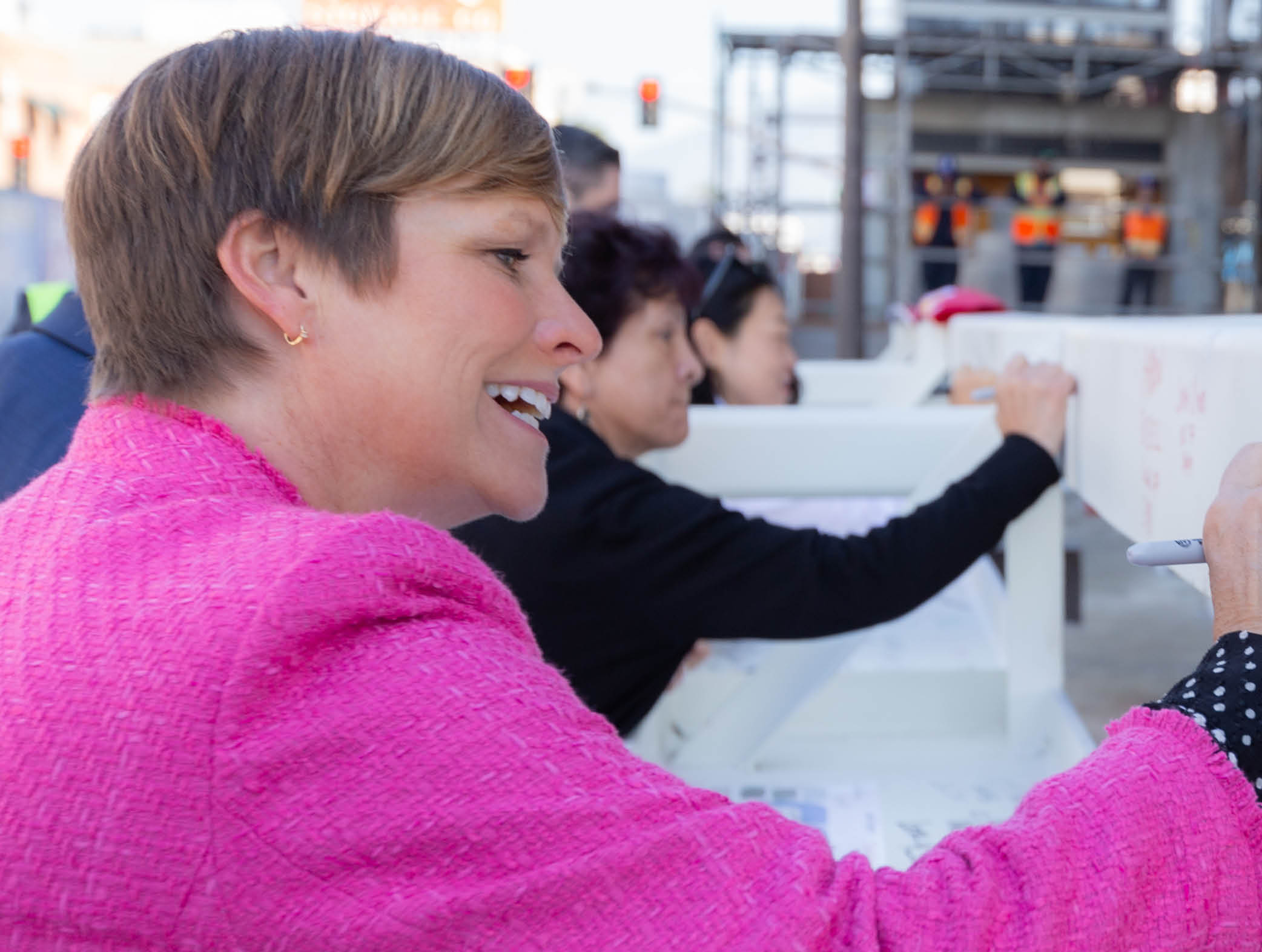 Pasadena MOB Last Beam Installation Ceremony - Keck Medicine of USC