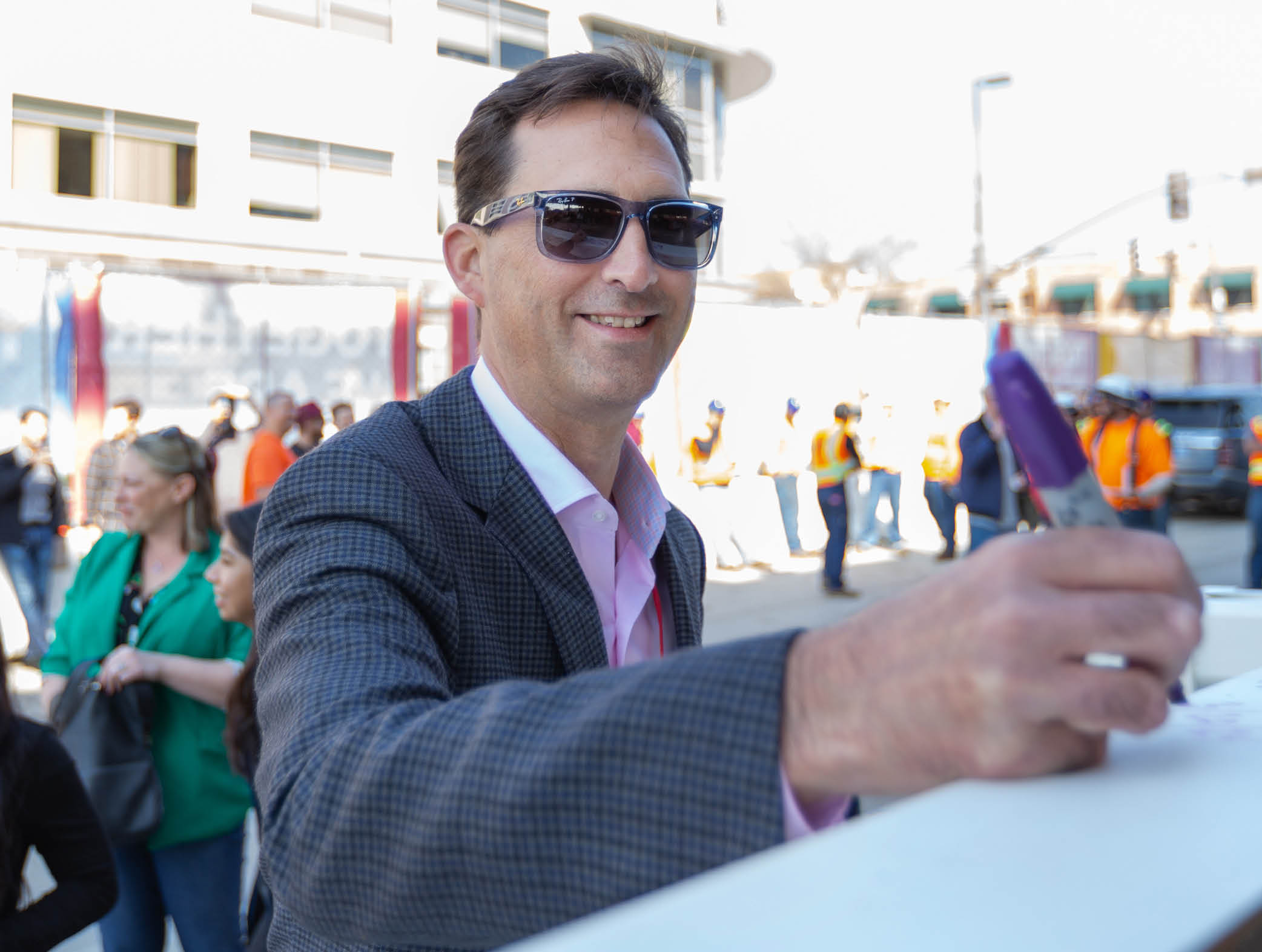 Pasadena MOB Last Beam Installation Ceremony - Keck Medicine of USC