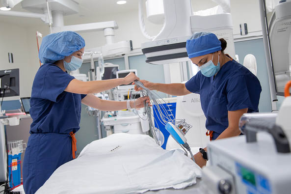 VHH Cardiac Cath Lab - USC Verdugo Hills Hospital - Keck Medicine of USC. (Armela Yaghoubi Masihi, RN) (Rebekah Hsieh, RN)